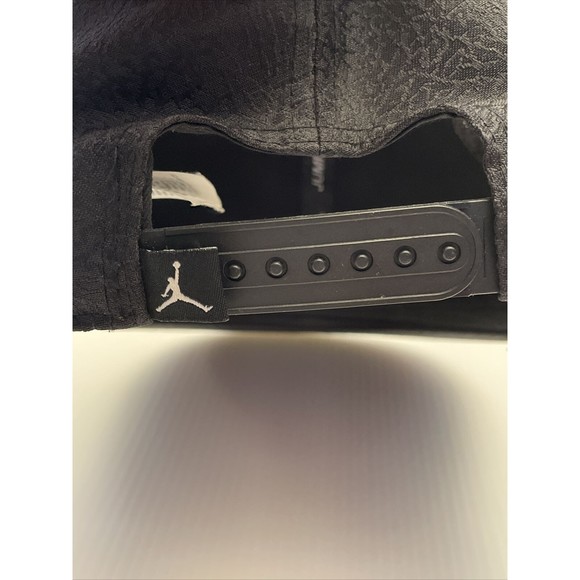 Jumpman Youth SnapBack Hat - Picture 2 of 5